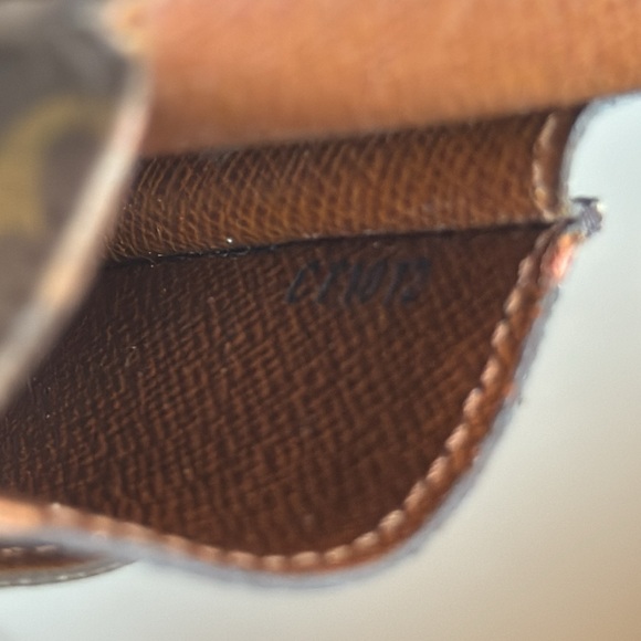 Authentic LV pouch. - Picture 7 of 16